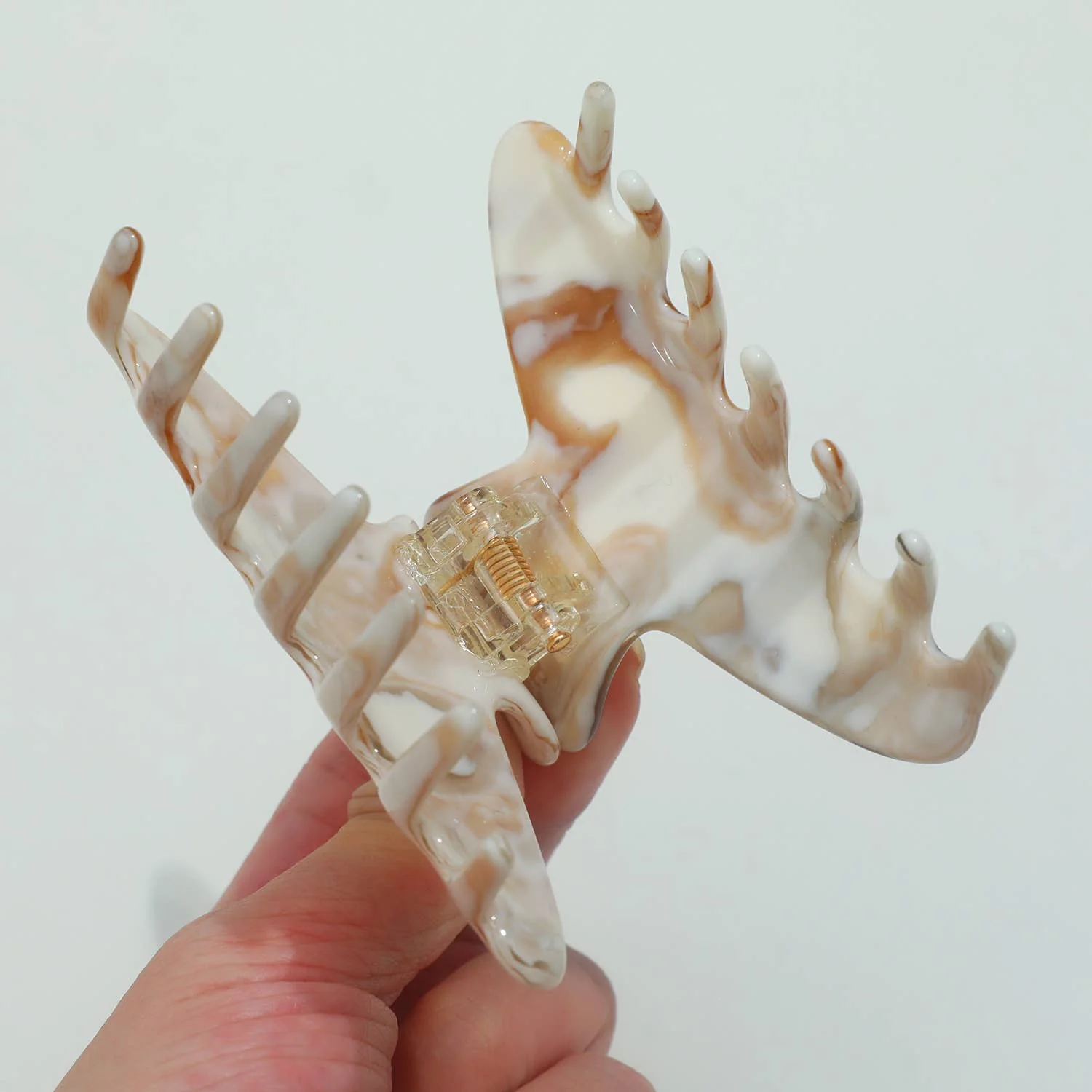 Calacatta Gold | Small/Medium Claw Clips - Image 3