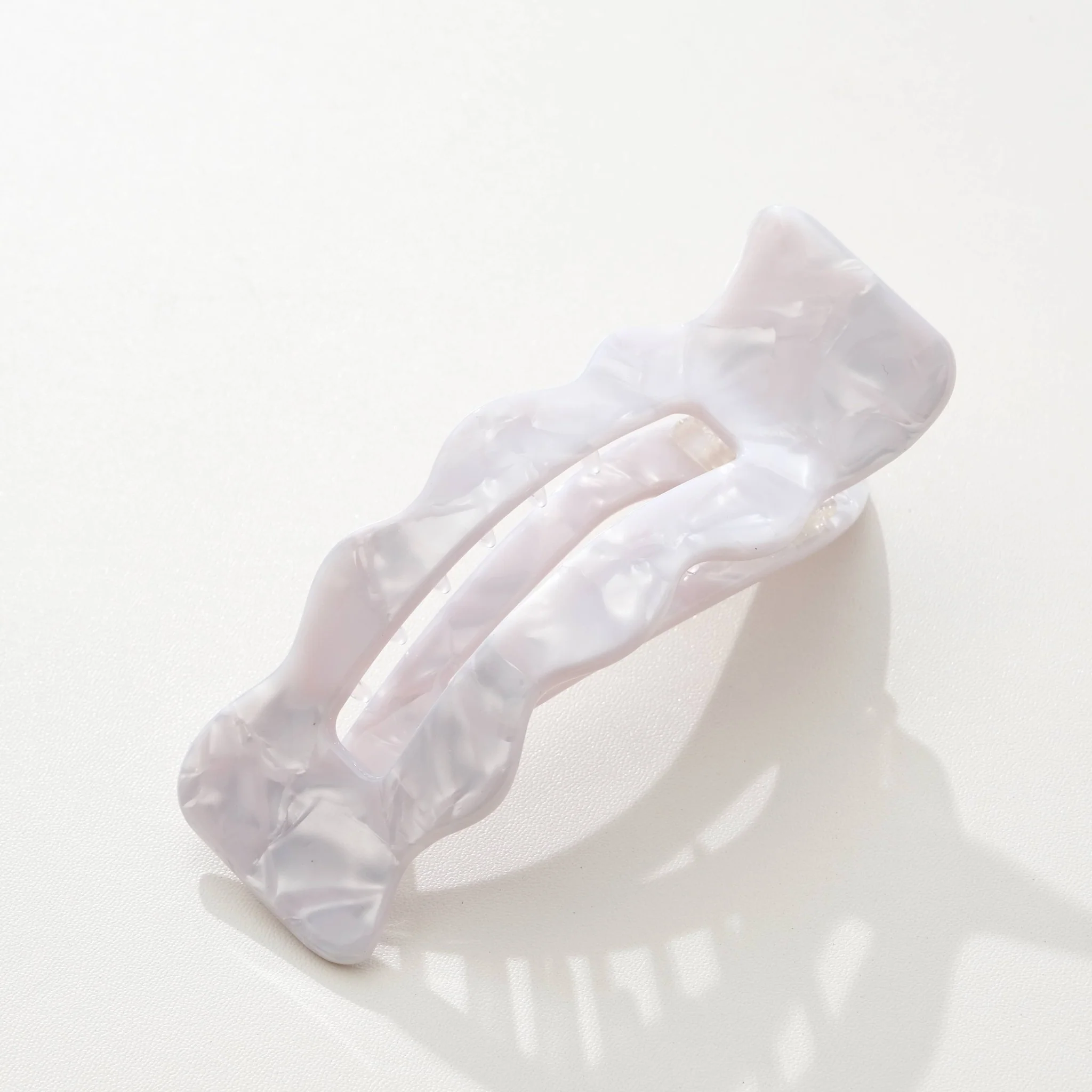 Jane Coastal | Scalloped Flat Lay Claw Clip - Image 3