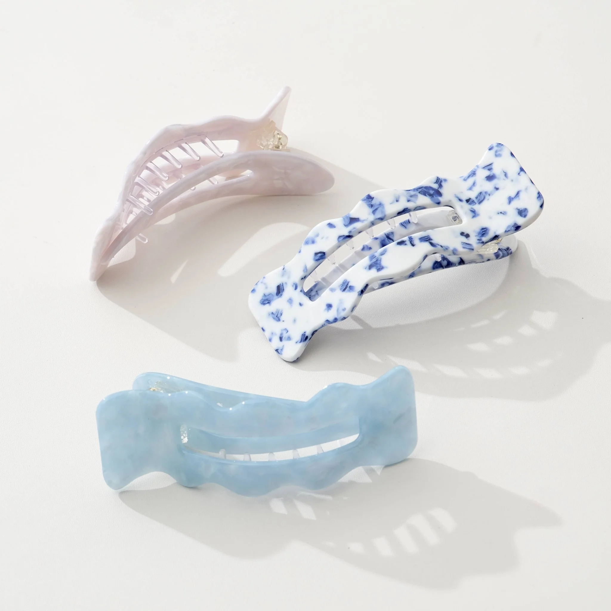 Jane Coastal | Scalloped Flat Lay Claw Clip - Image 8