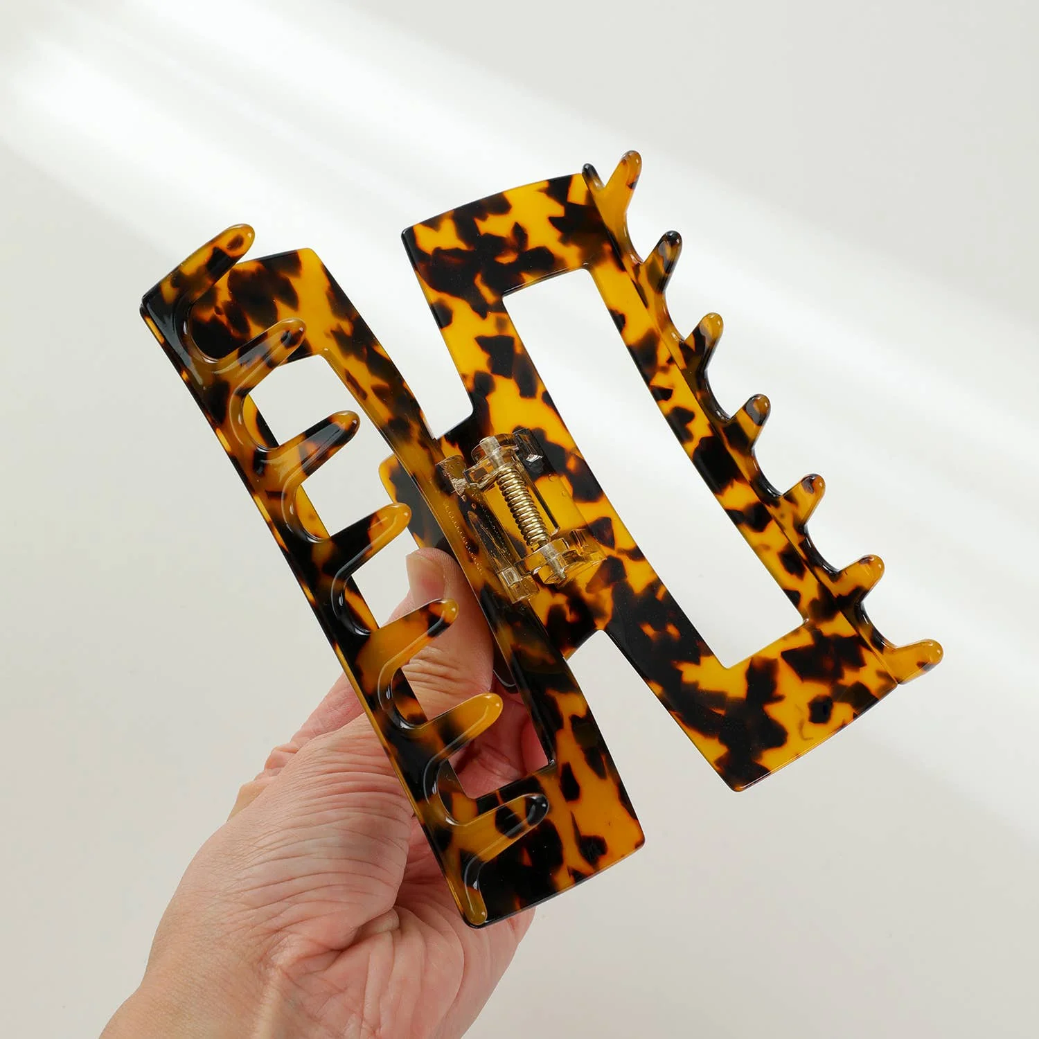Luna Mega Core | Classic Mega Rectangle Claw Clip - Image 4