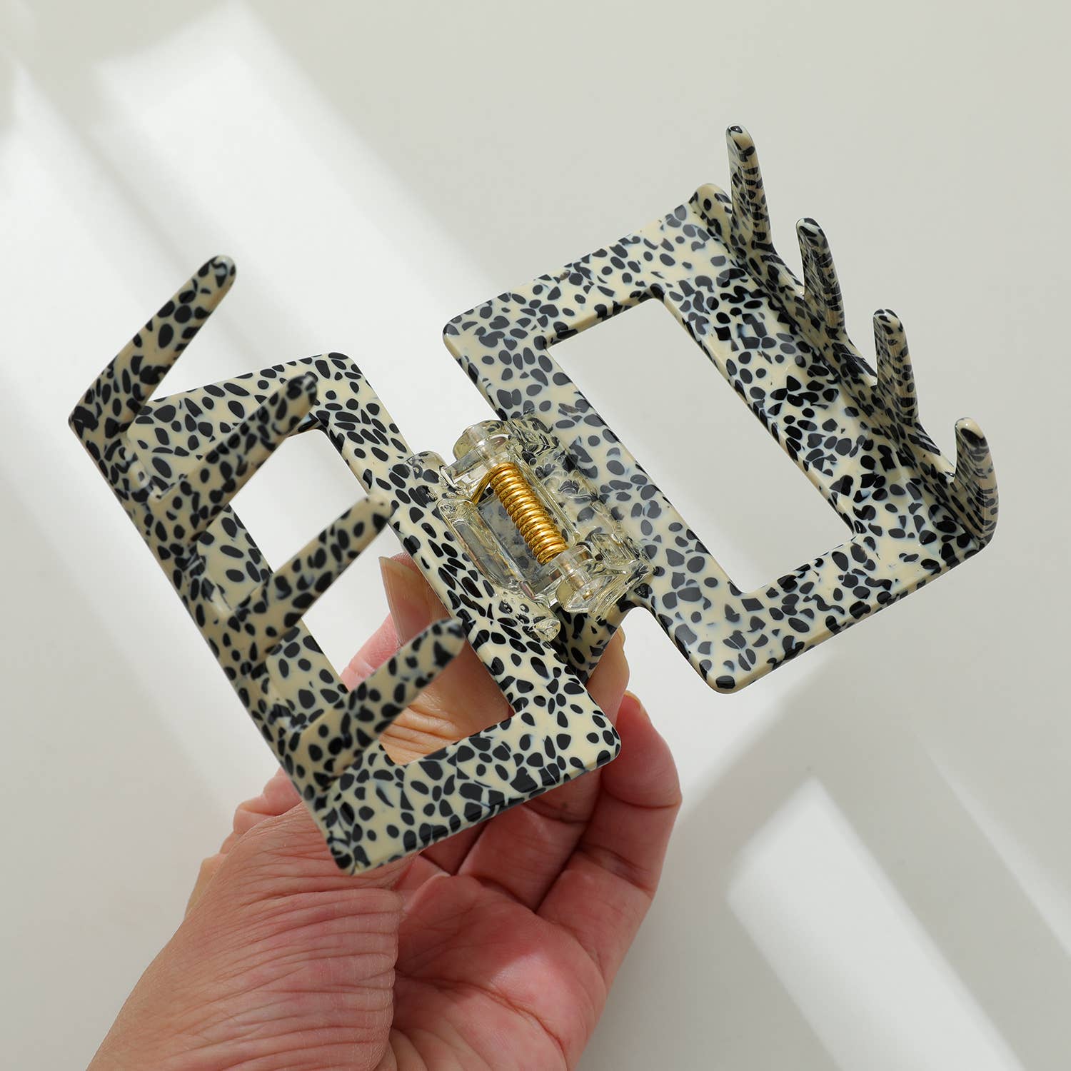 Simone Core | Classic Large Square Claw Clip - Image 5
