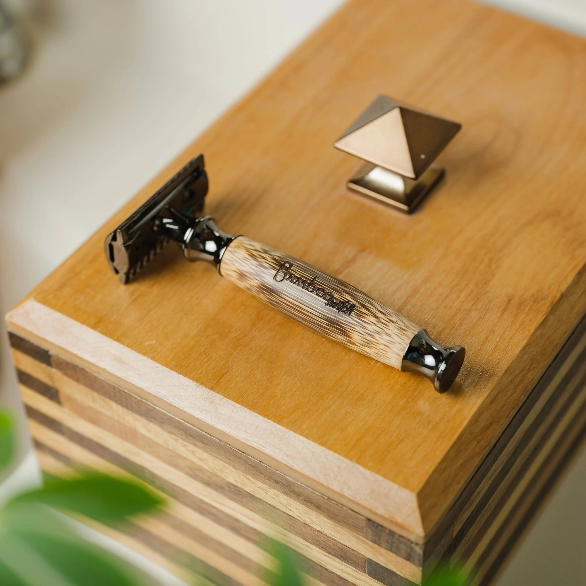 Bamboo Stainless Steel Safety Razor - Image 2