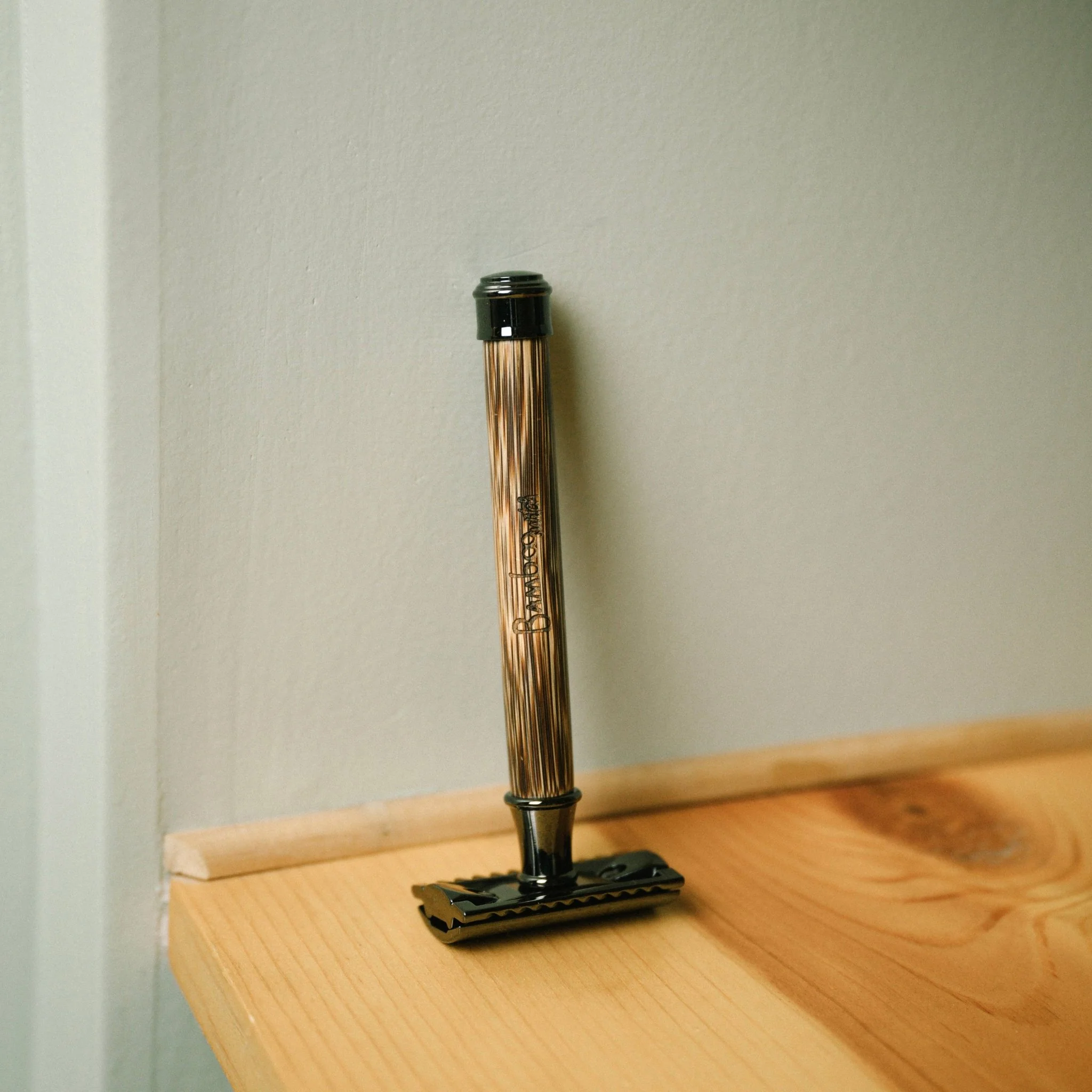 Bamboo Stainless Steel Safety Razor - Image 4