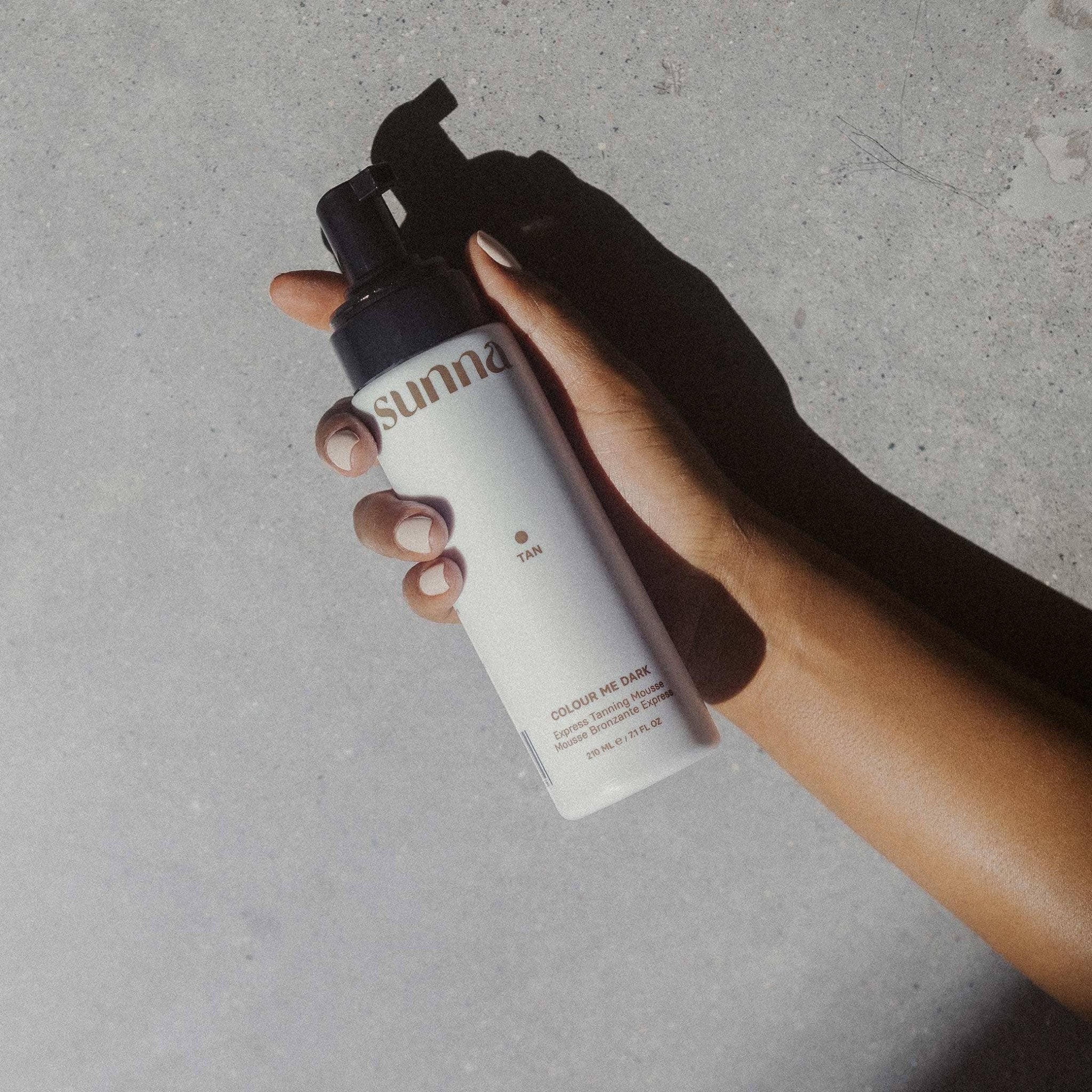 Color Me Dark Express Tanning Mousse - Image 3