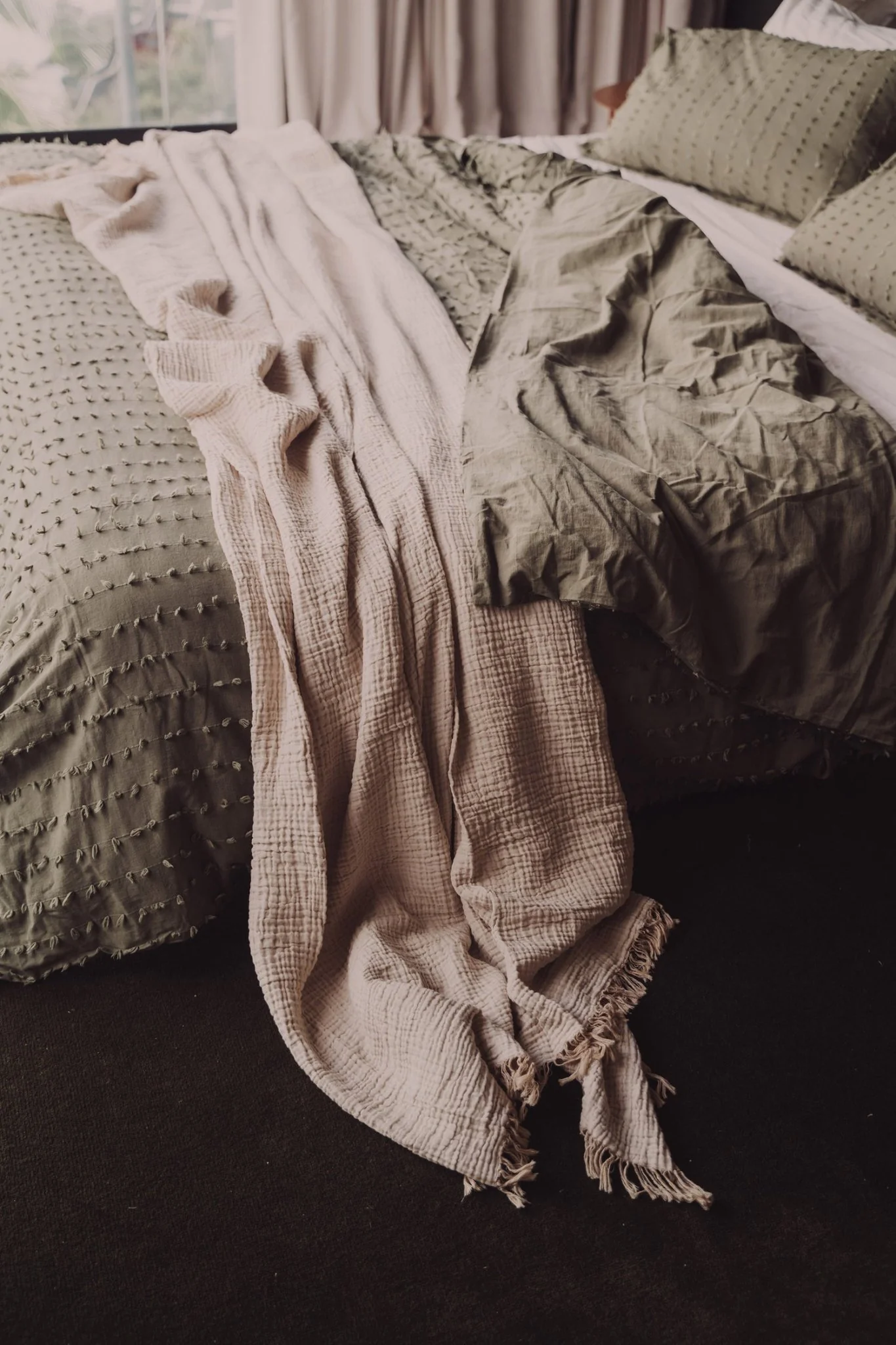 Enes Bed Cover - Image 9