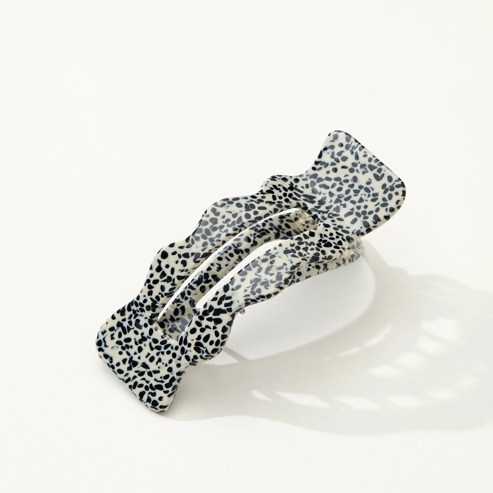 Jane Core | Scalloped Flat Claw Clip - Image 10