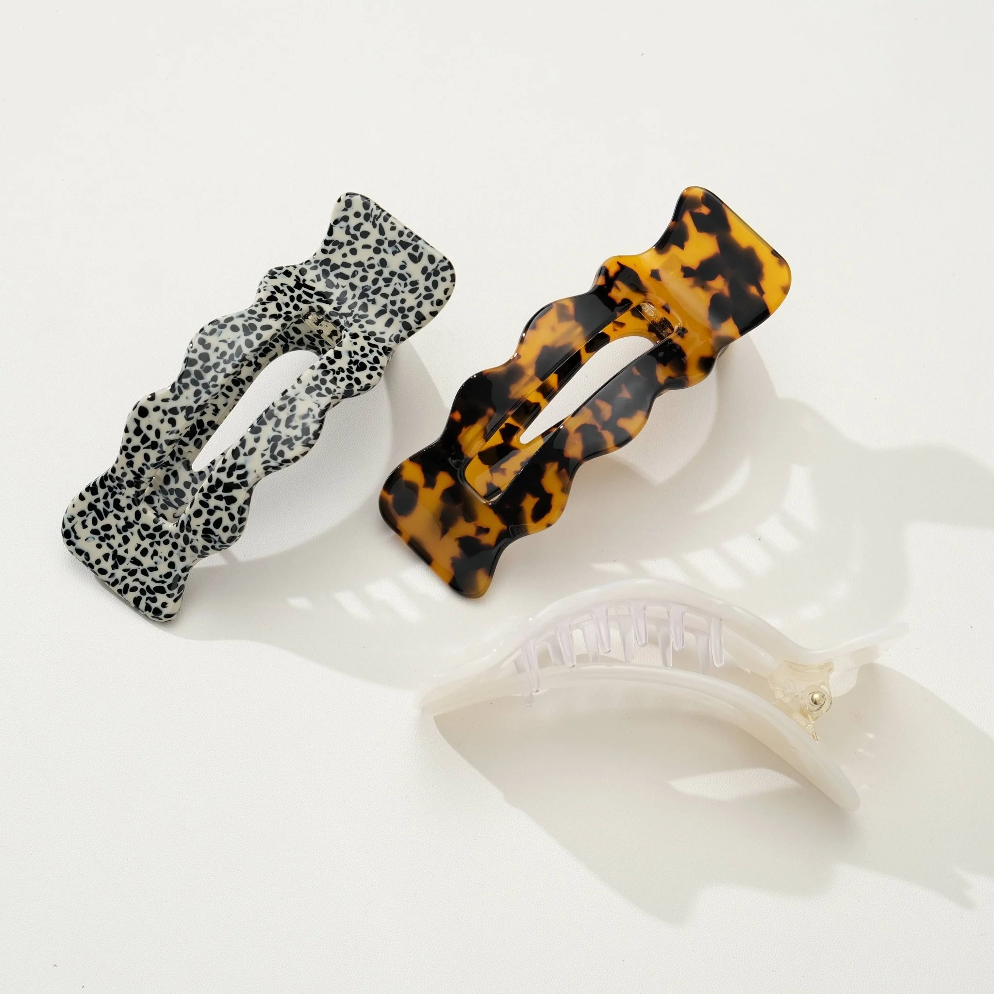 Jane Core | Scalloped Flat Claw Clip - Image 3