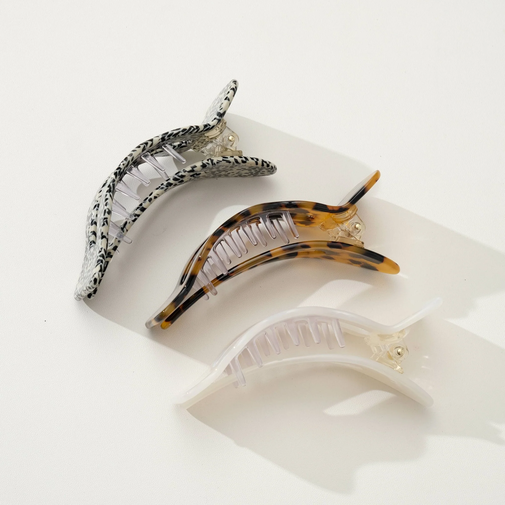 Jane Core | Scalloped Flat Claw Clip - Image 4