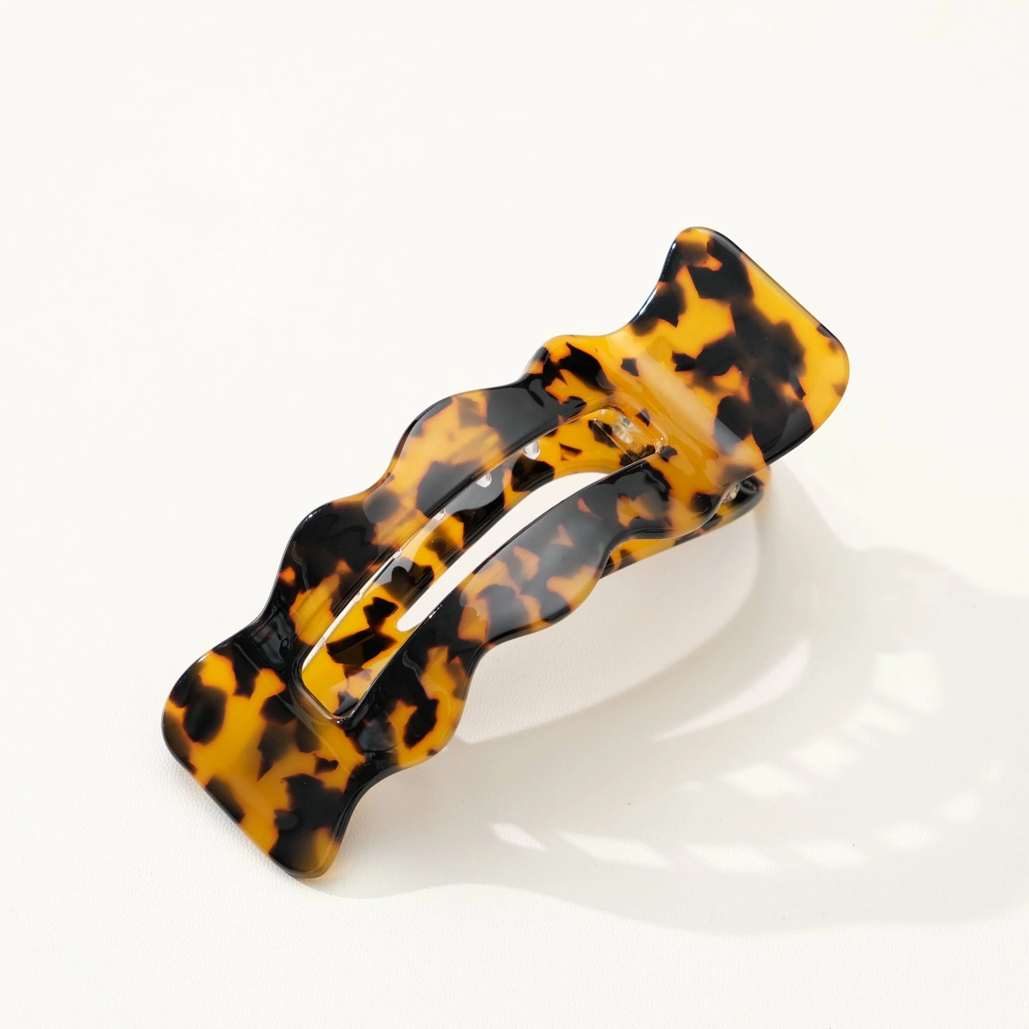 Jane Core | Scalloped Flat Claw Clip - Image 8