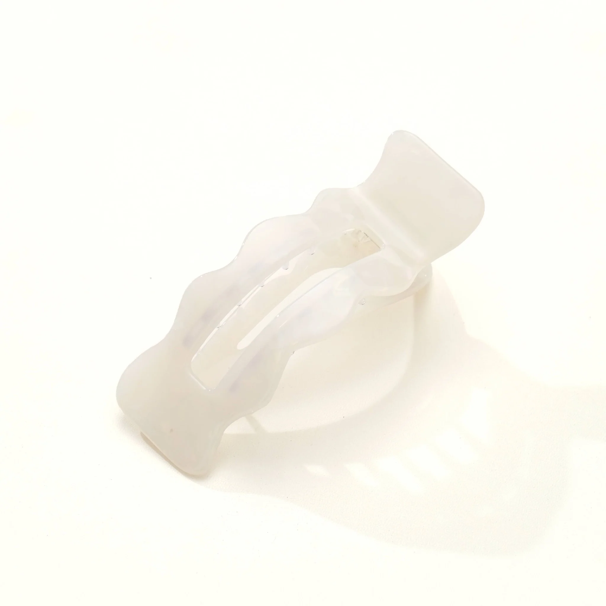 Jane Core | Scalloped Flat Claw Clip - Image 9