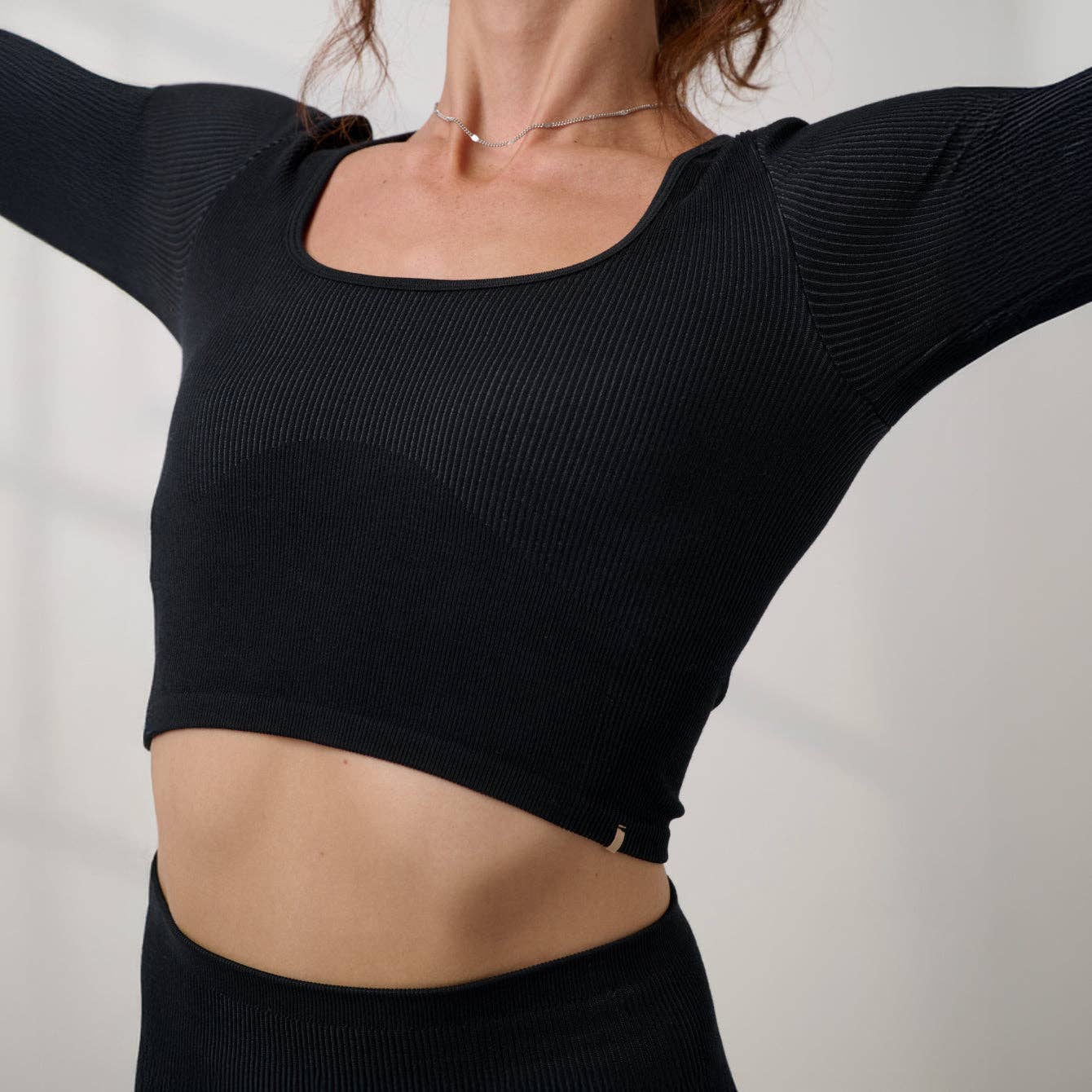 Seamless Modal Flow Long Sleeve | Immersed Black - Image 2