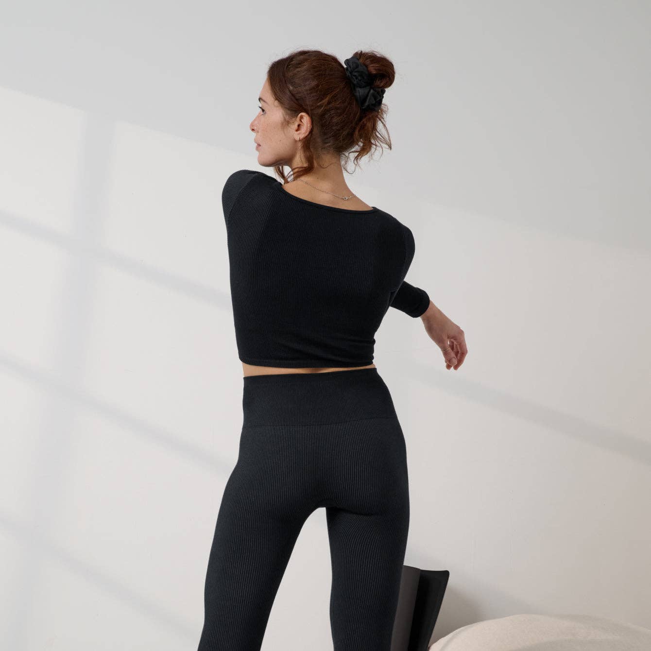 Seamless Modal Flow Long Sleeve | Immersed Black - Image 3