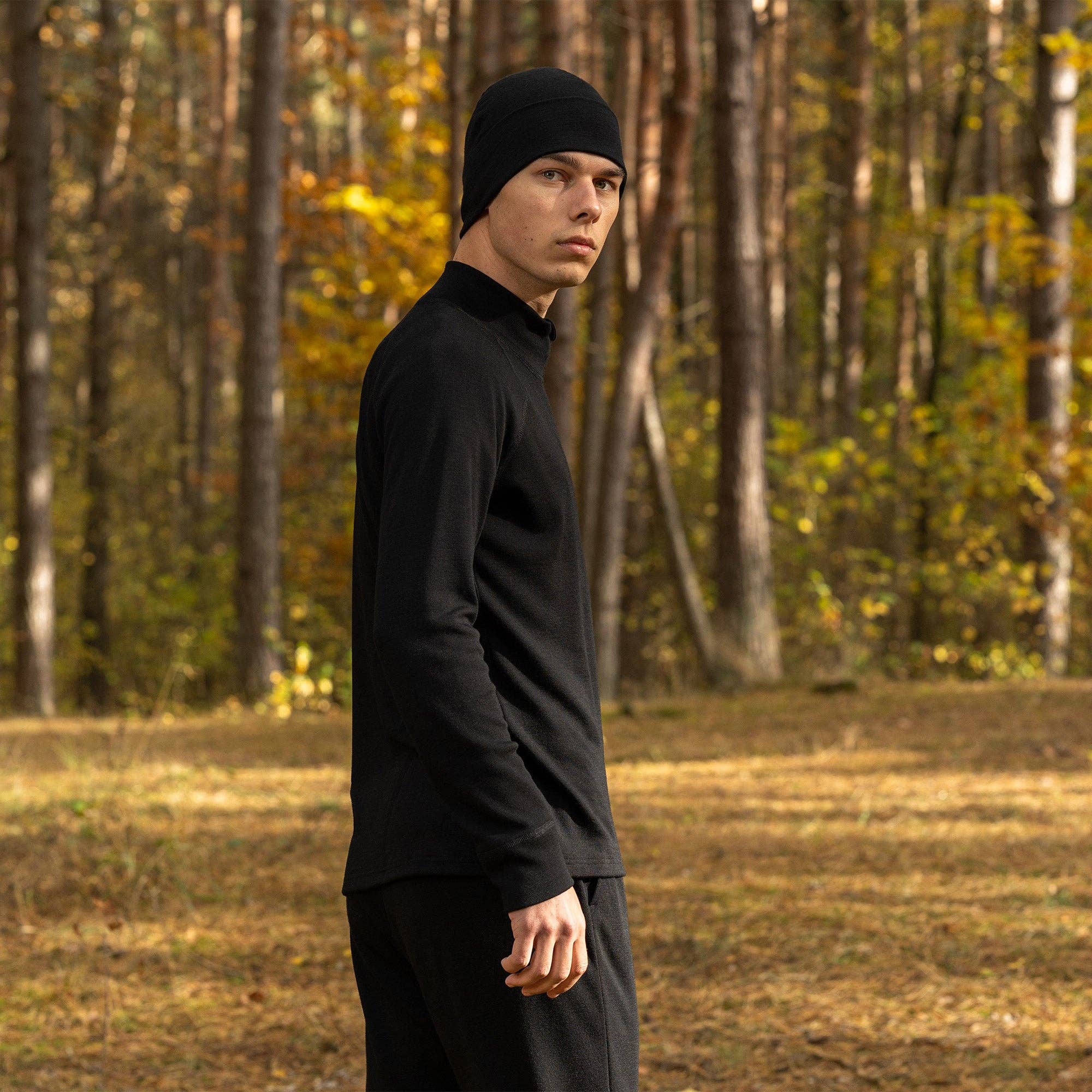 Men's Merino Quarter Zip Top | Black - Image 4