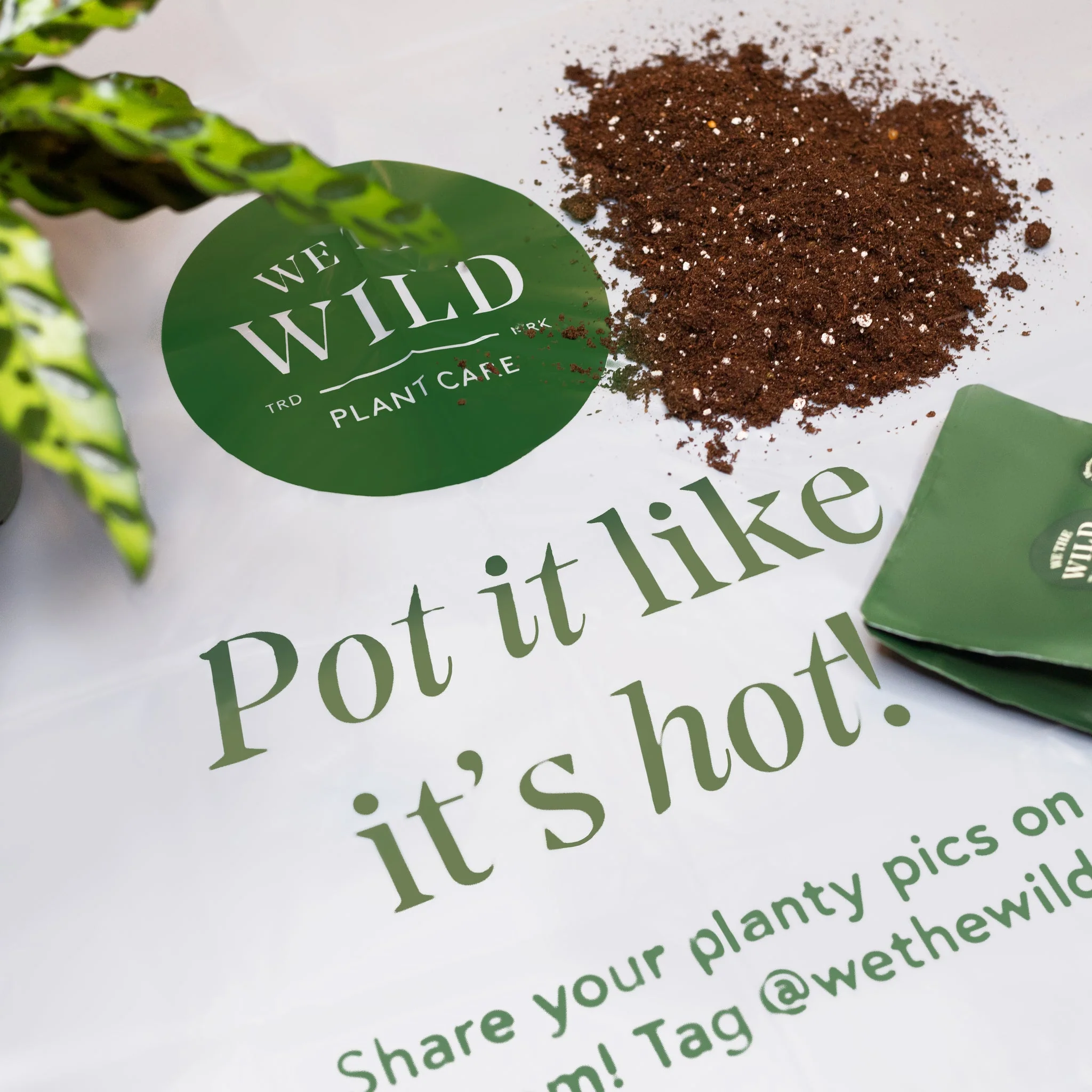 Mess-Free Gardening Mat Set - Image 2