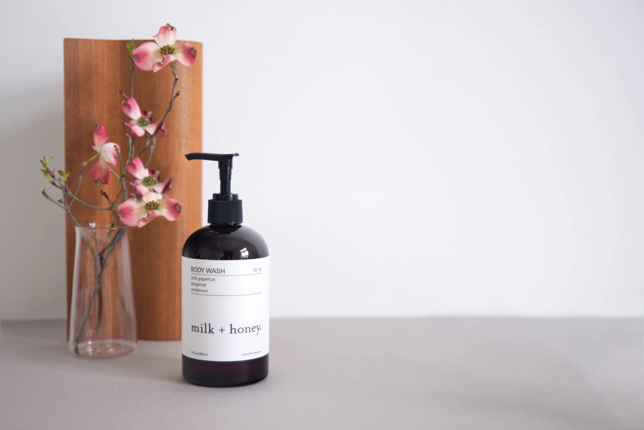 Body Wash No. 16 | Pink Grapefruit, Bergamot + Cardamom - Image 3