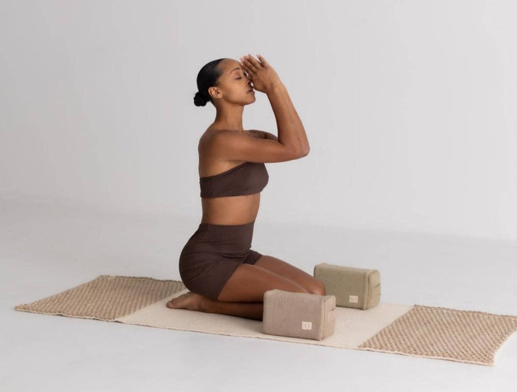 Organic Cotton & Herbal-Dyed Diamond Weave Yoga Mat - Image 4