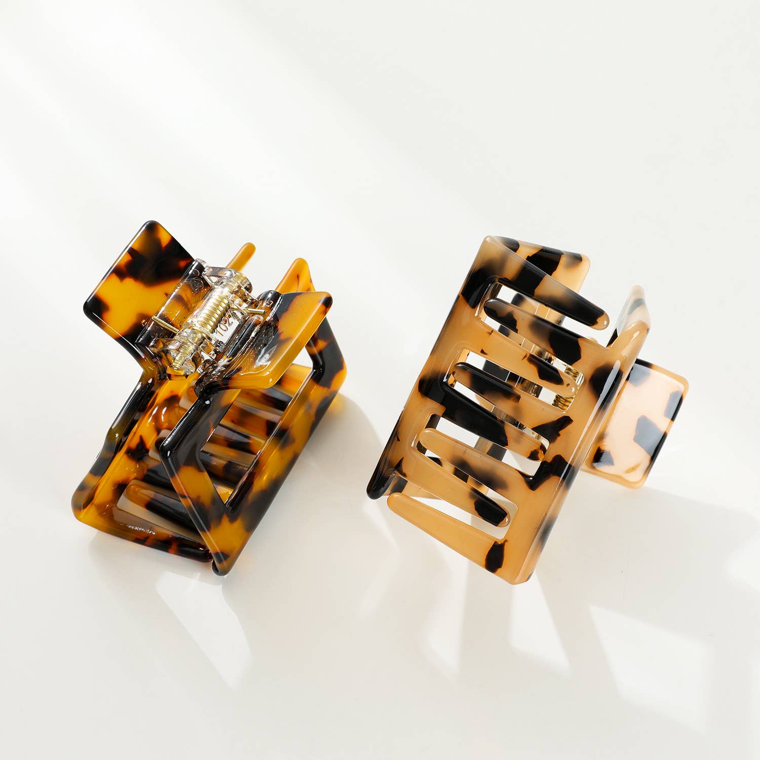 Simone | Classic Small Square Claw Clip - Image 3