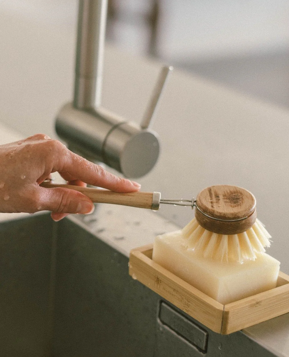 Sisal Kitchen Brush - Image 2