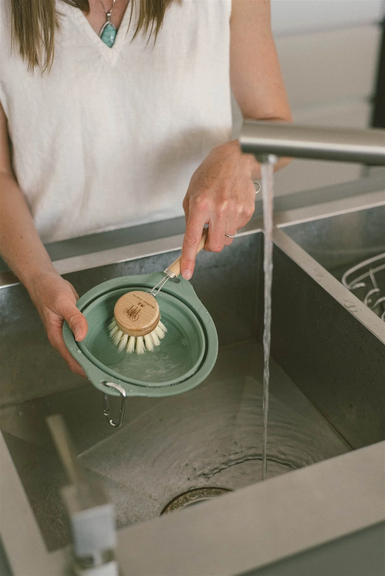 Sisal Kitchen Brush - Image 3