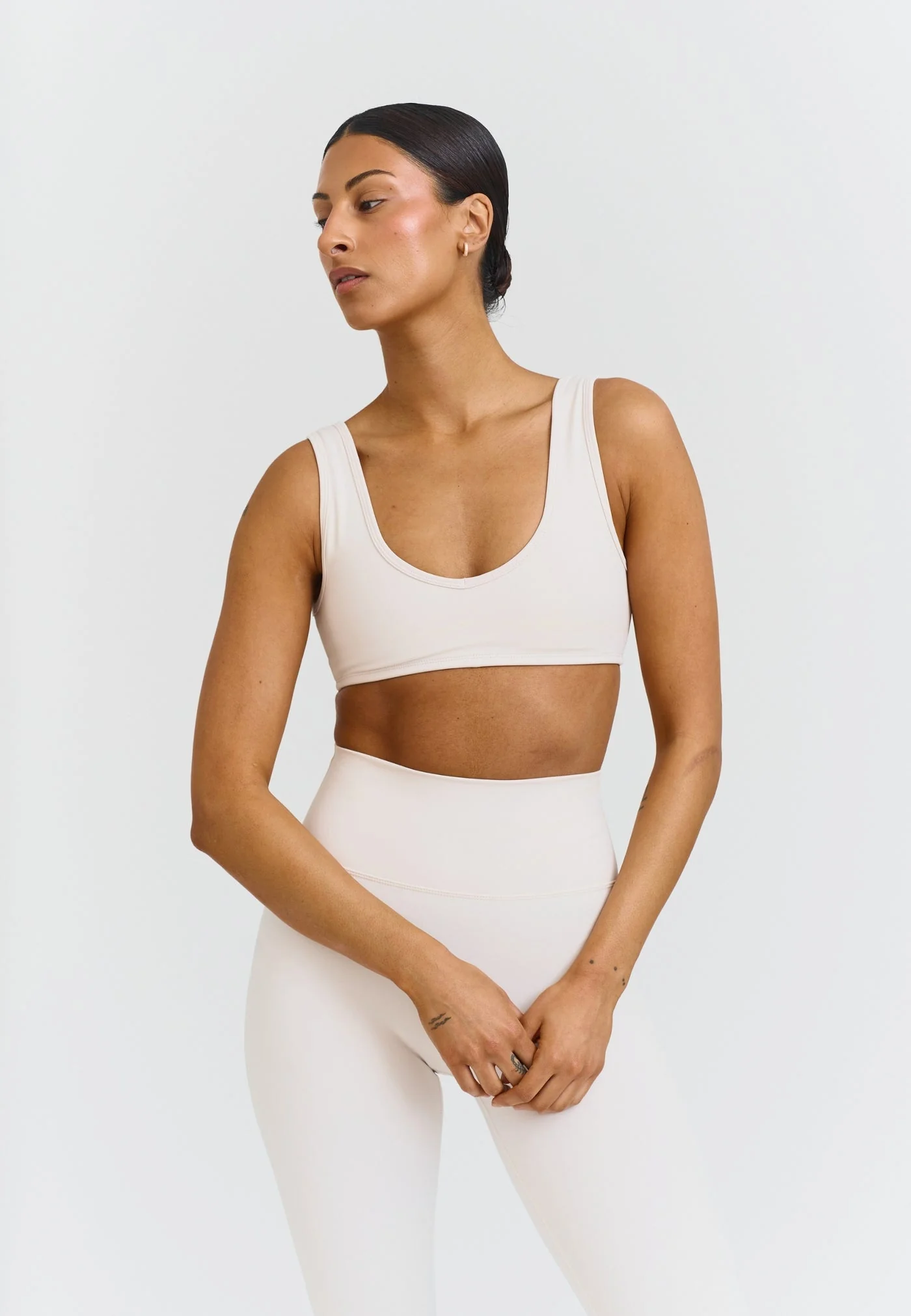 Softsculpt Deep V-Neck Sports Bra - Image 2