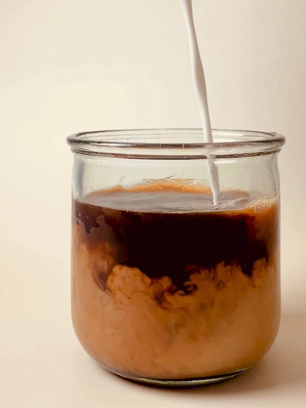 Soy Candle in Eco-Friendly Spanish Recycled Reusable Glass - Image 3
