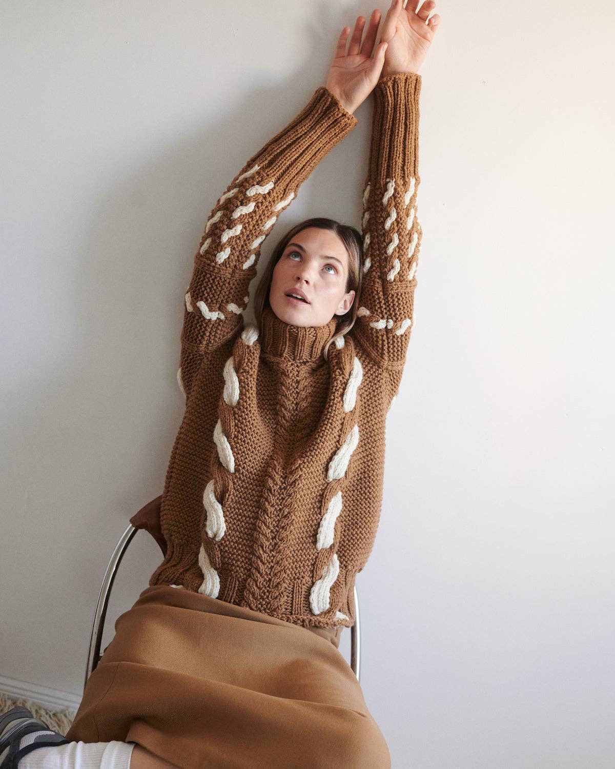 Barbora | Handmade Brown Wool Cable Turtleneck - Image 4