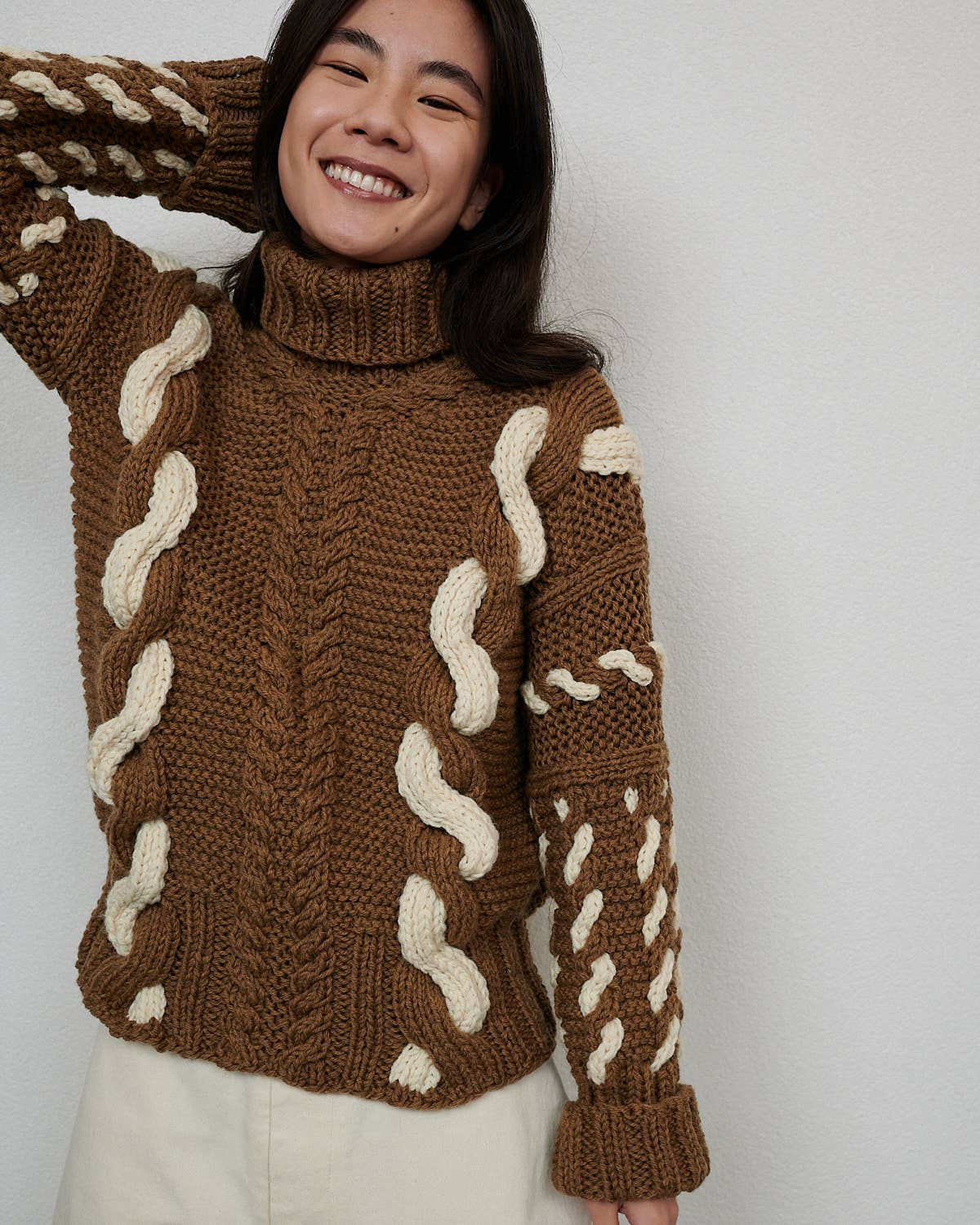 Barbora | Handmade Brown Wool Cable Turtleneck - Image 5